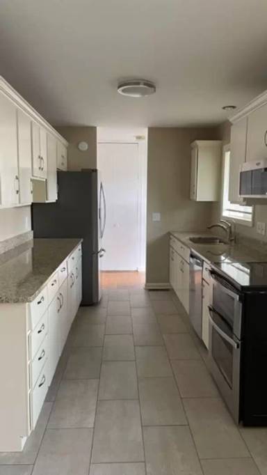 Main picture of 2228 Miami Trl
