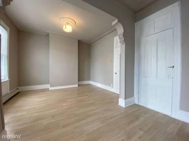 Main picture of 219 Summit Ave