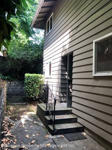 Main picture of 1515 SW 18th Ave