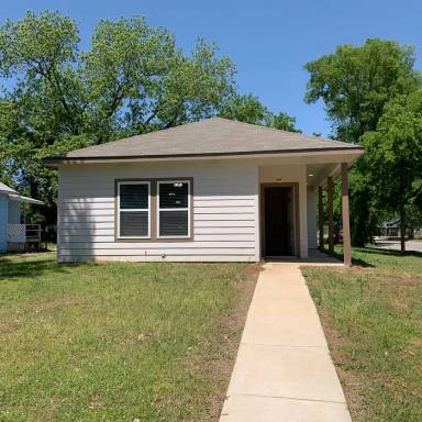 Main picture of 901 W Nelson St