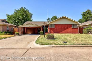 Main picture of 1441 SW 68th St