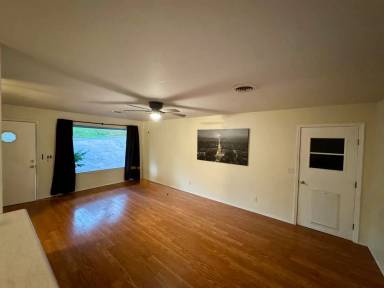 Main picture of 19 Gore Ln