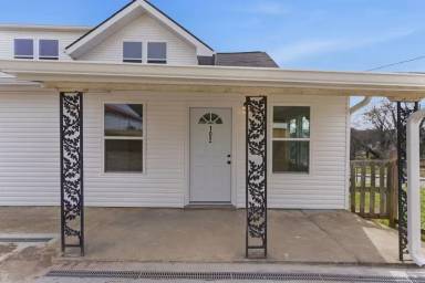 Main picture of 2303 Parkview Ave