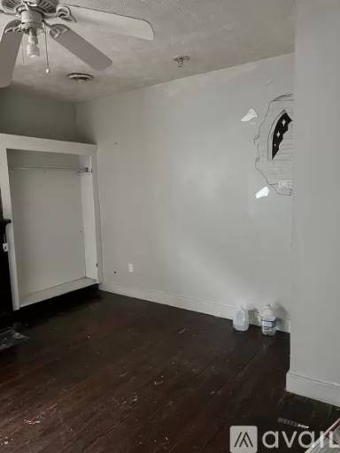 Main picture of 1420 W Clay St