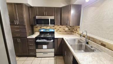 Main picture of 125 Koeln Ave