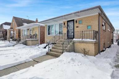 Main picture of 5424 S New England Ave