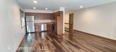 Main picture of 9261 Forestview Ln N