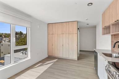 Main picture of 4015 Stone Way N