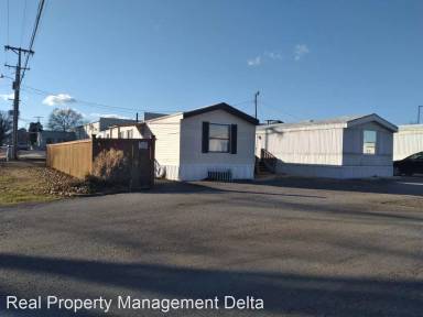 Main picture of 1716 E Market Ave