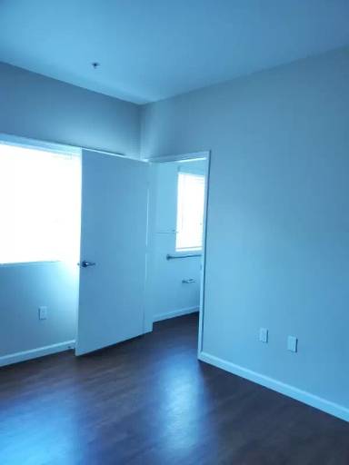 Main picture of 2209 E 8th St