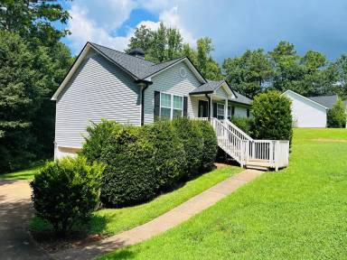 Main picture of 185 Hidden Brook Trl