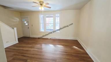 Main picture of 861 Priestley Ave