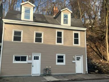 Main picture of 1146 Woods Run Ave