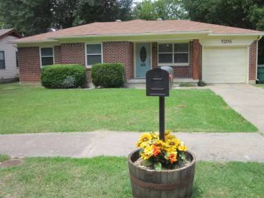 Main picture of 4306 Walnut St