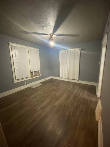 Main picture of 1211 6th Ave