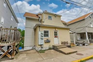 Main picture of 753 Garrison Ave