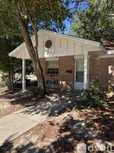 Main picture of 5 Cape Dr NW