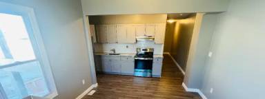 Main picture of 820 High St N