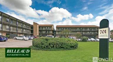 Main picture of 701 S College Rd