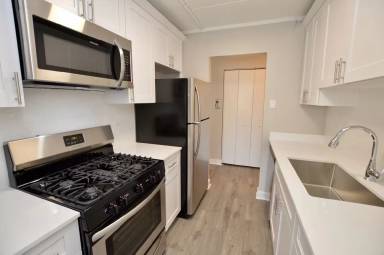 Main picture of 5133 Washington St