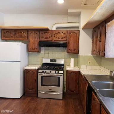 Main picture of 4722 Elmwood Ave