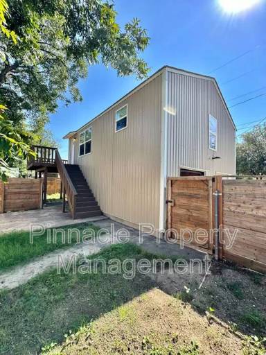 Main picture of 1807 San Antonio St