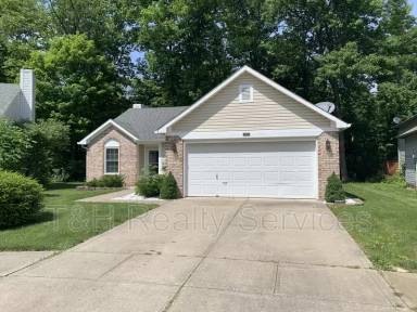 Main picture of 560 Grand Woods Dr