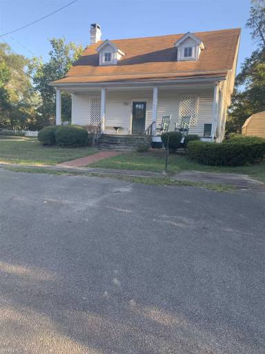 Main picture of 110 N Sanders St