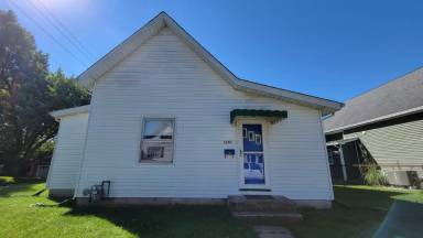 Main picture of 1297 Plum St