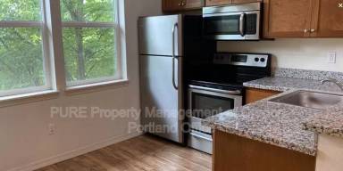 Main picture of 5490 SE Milwaukie Ave