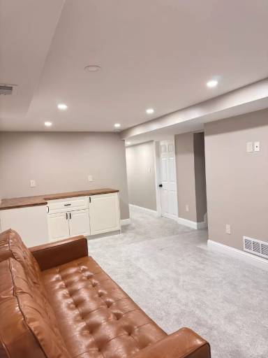 Main picture of 8361 Circle Dr