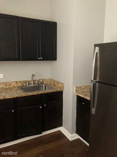 Main picture of 4220 S Michigan Ave