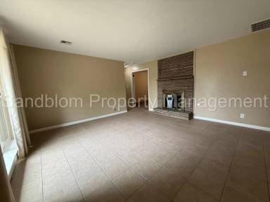 Main picture of 2736 S Braden Ave