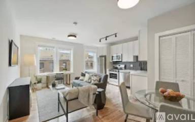 Main picture of 656 Wrightwood Apartments