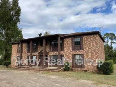 Main picture of 3034 Jefferson St