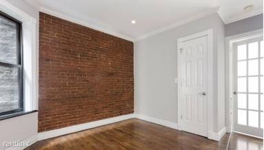 Main picture of 221 E 23rd St