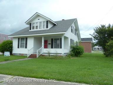 Main picture of 108 E Cypress St