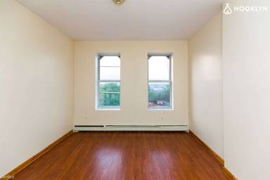 Main picture of 2106 Fulton St