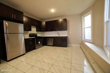 Main picture of 165 Clinton Ave