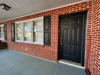 Main picture of 1406 Oak St