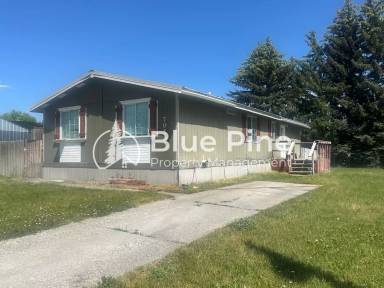 Main picture of 705 Eve Dr