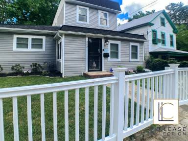 Main picture of 323 58th St NE