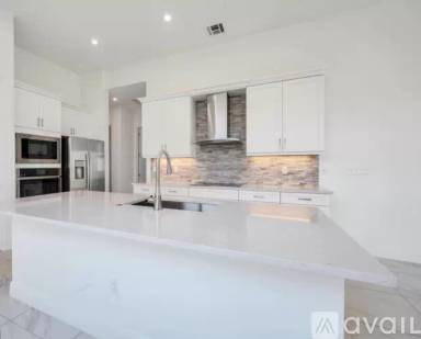 Main picture of 9207 SW Pepoli Way