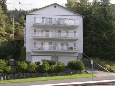 Main picture of 628 N State St