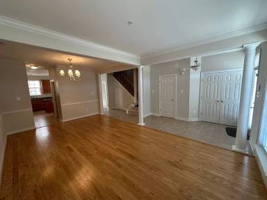 Main picture of 33176 Denton St