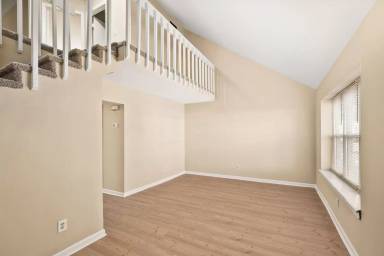 Main picture of 163 Spruance Rd