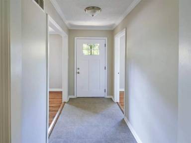 Main picture of 2186 Leyton Ave