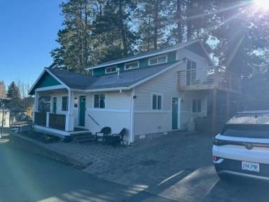 Main picture of 1234 SW Silver Lake Blvd