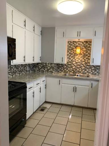 Main picture of 1701 Roanoke St