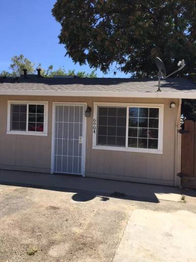 Main picture of 6904 Hall Blvd